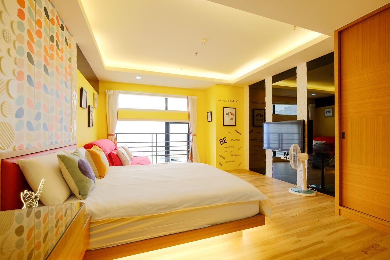 Color Fun Inn Kaohsiung Exterior foto