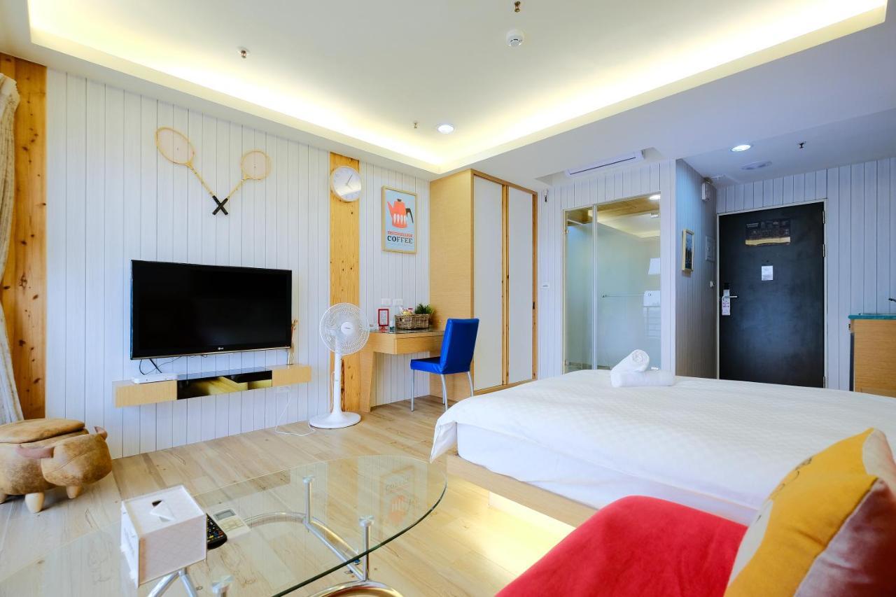 Color Fun Inn Kaohsiung Exterior foto
