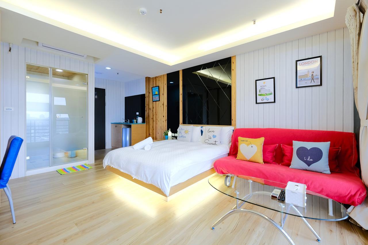 Color Fun Inn Kaohsiung Exterior foto